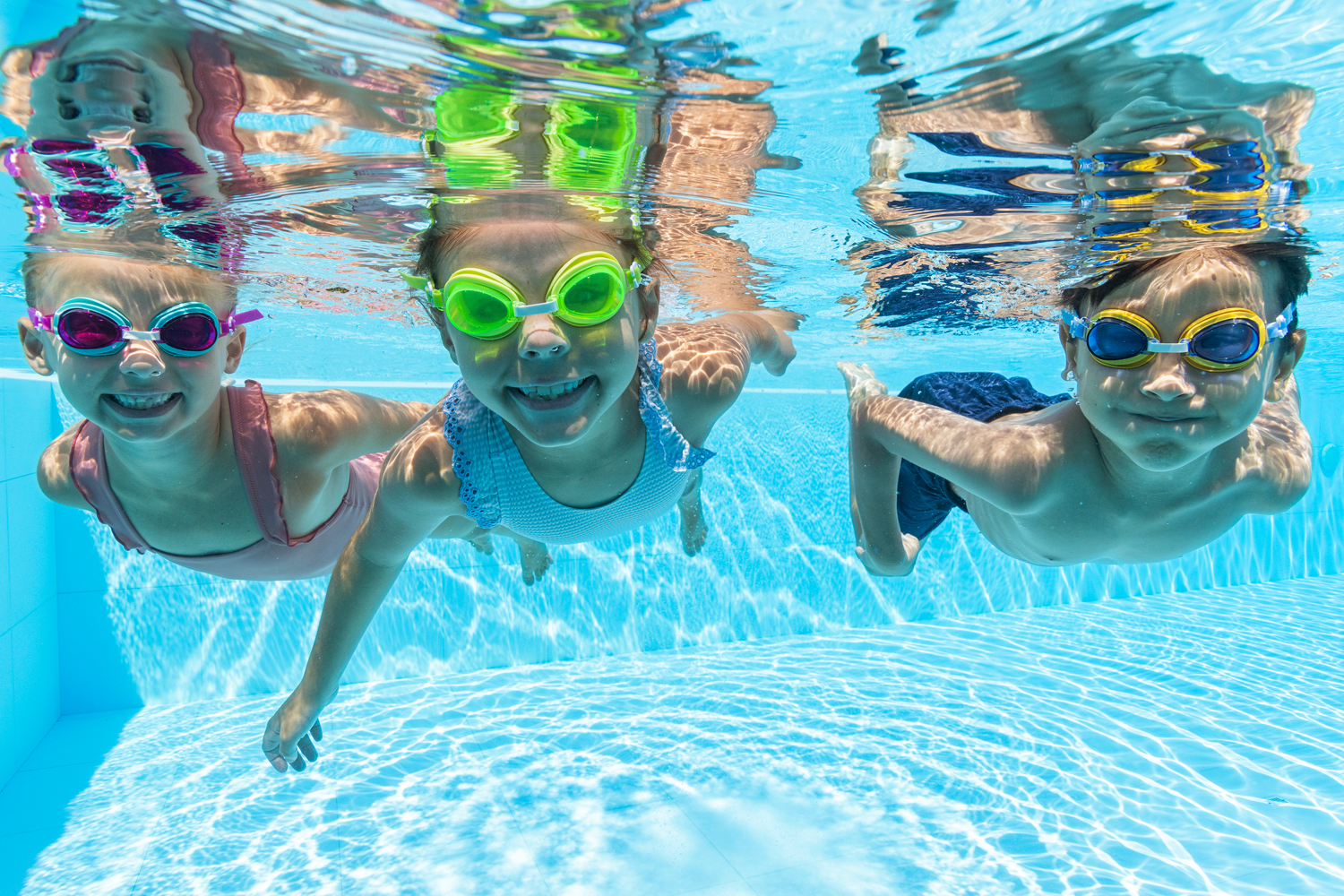Aqua Burst Essential™ Swimming Goggles Set