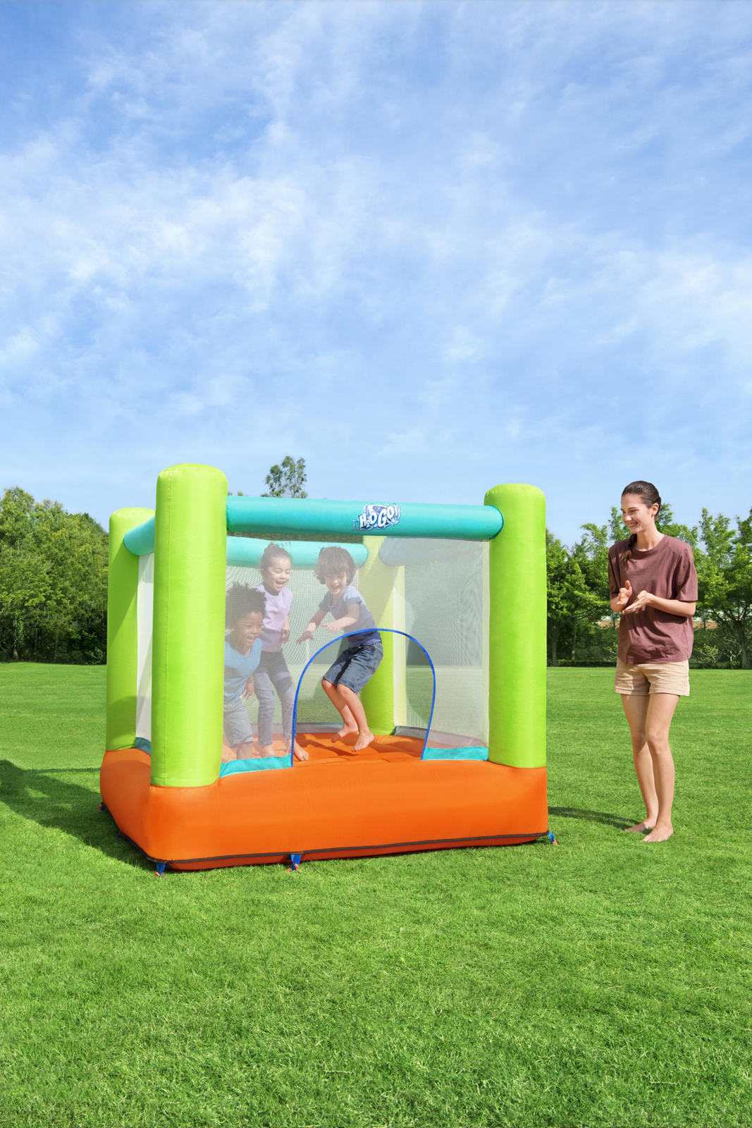 H2OGO!® Bouncy Castle Jump and Soar™ with continuous blower