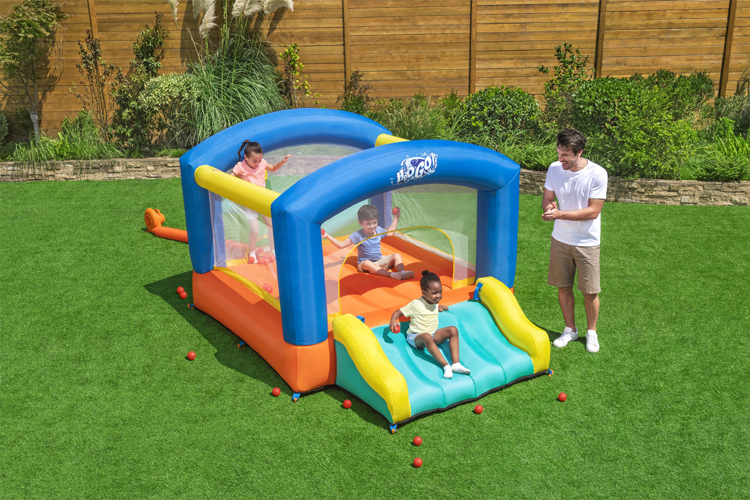 H2OGO® Bouncy Castle with permanent blower Leap & Play™